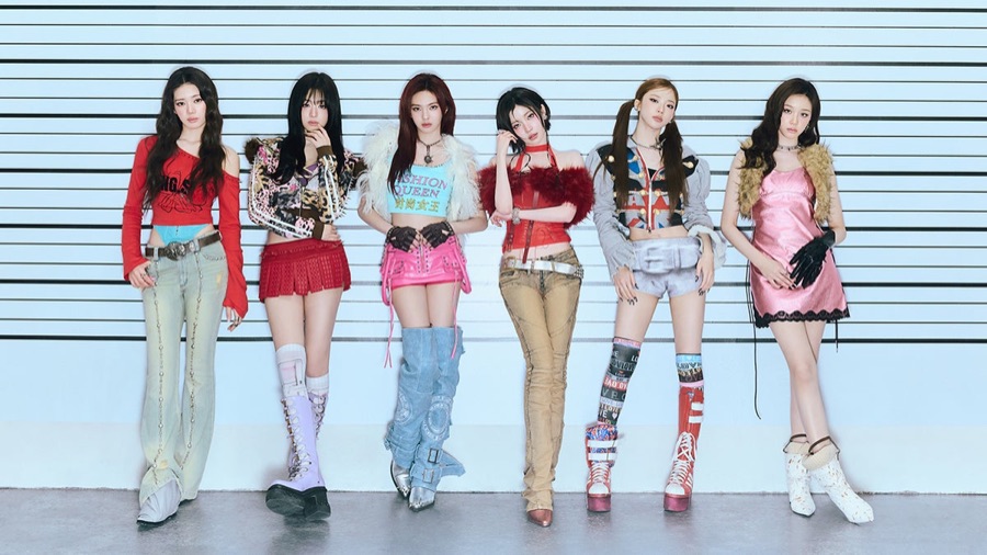 The six BABYMONSTER members in the official group press photo for the 2026-27 CHOOM world tour