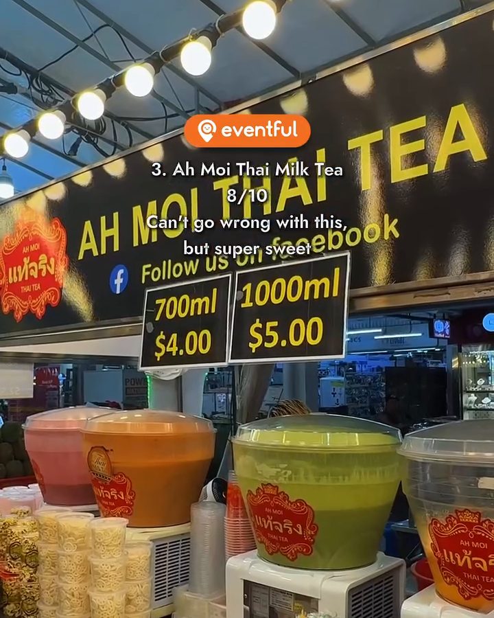 Ah Moi Thai Tea stall at the Boon Lay pasar malam with 700ml for $4 and 1000ml for $5 on the board