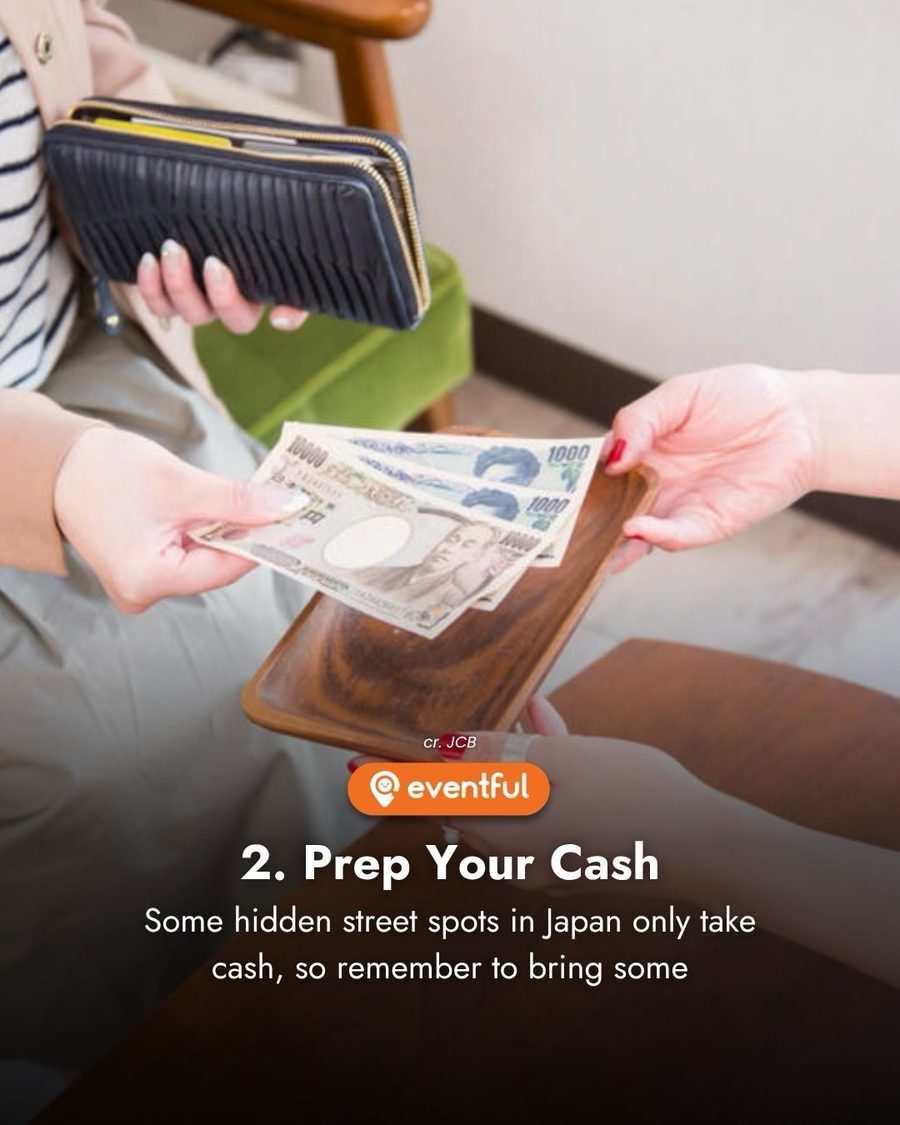 Cash being handed over on a tray, the usual way payment works at smaller Japanese shops
