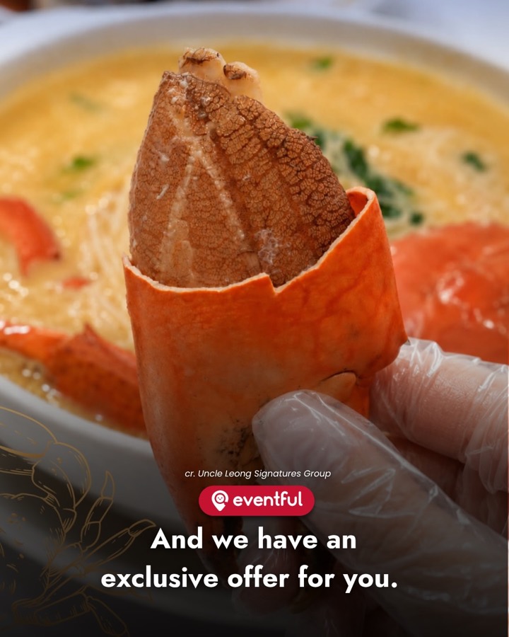 A crab claw held up in a gloved hand over a bowl of Uncle Leong Signatures crab bee hoon soup