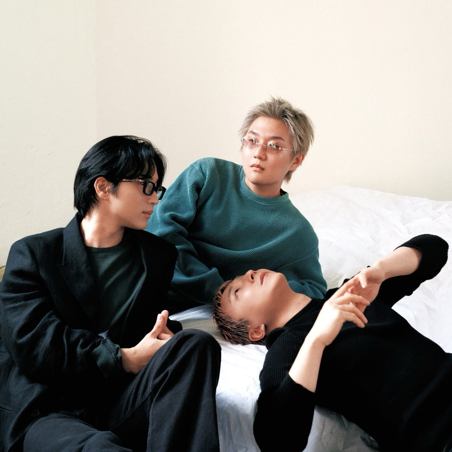 The three members of wave to earth in the official press photo for the pieces tour